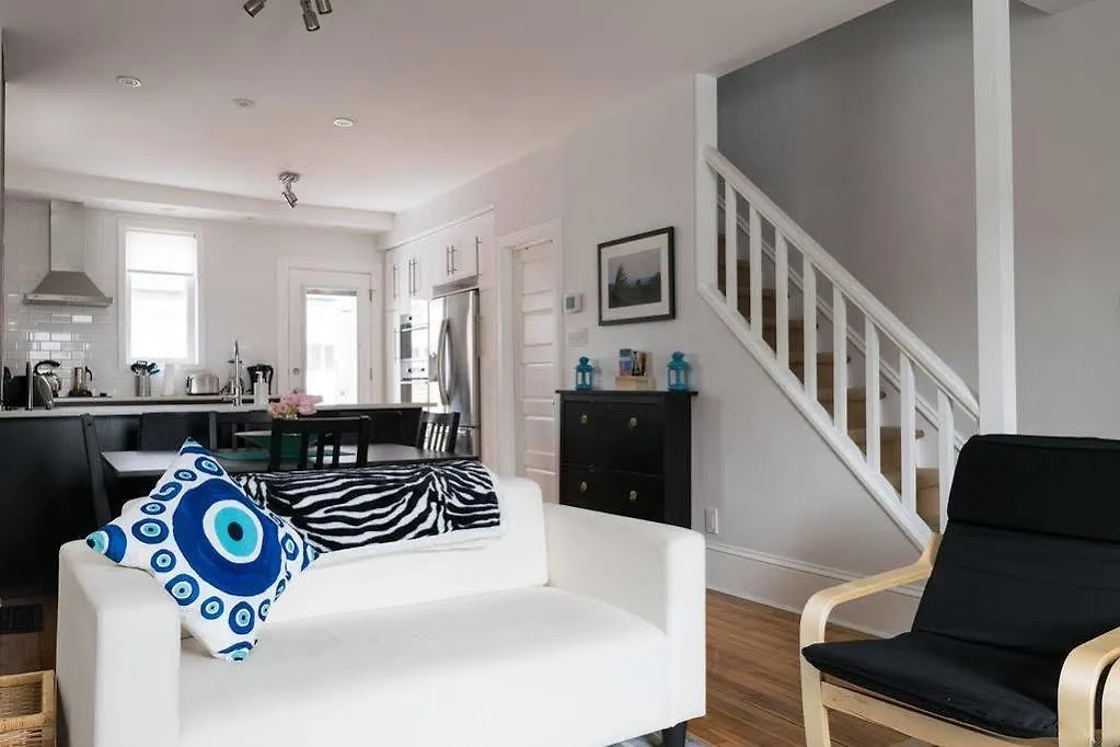 Lm Stays Sims Avenue Guest House Ottawa Apartment