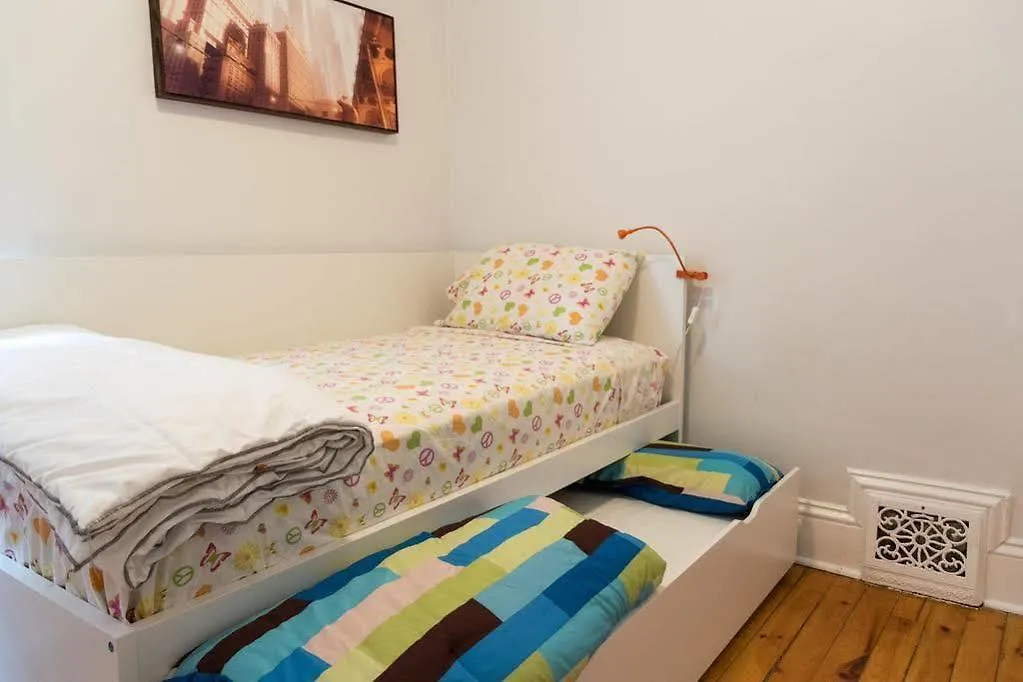 Lm Stays Sims Avenue Guest House Ottawa Canada